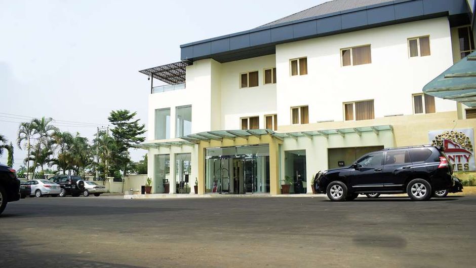 Monty Suites & Golf Uyo Exterior