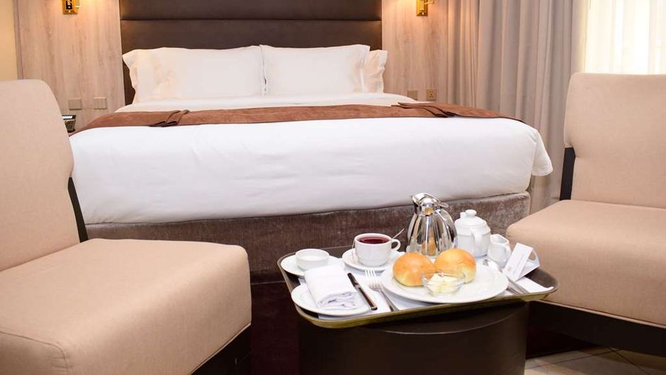 Monty Suites & Golf Uyo Room