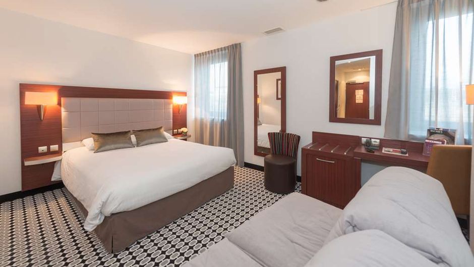Kyriad Limoges Centre Gare-Atrium Suite