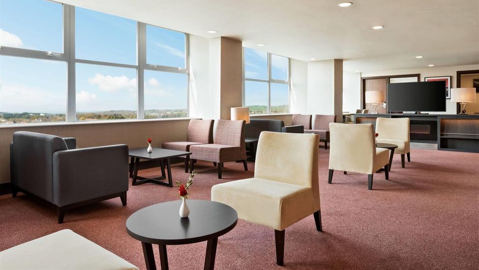 Ramada by Wyndham East Kilbride Lobby