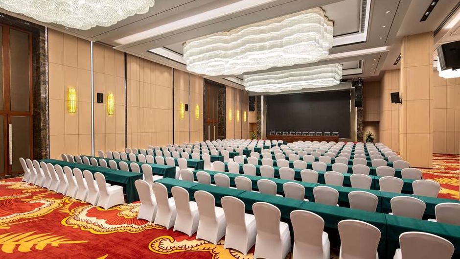 Ramada by Wyndham Zhengzhou Xinzheng Ballroom