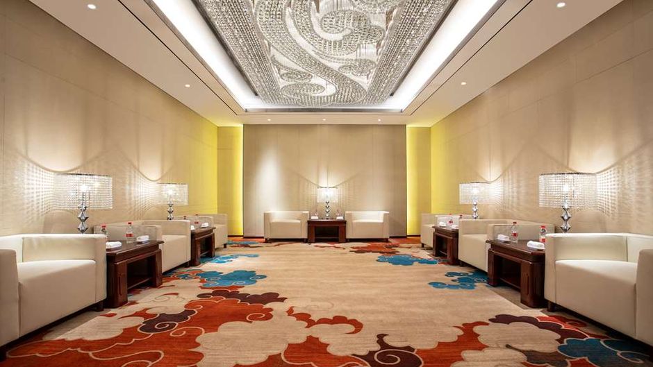 Ramada by Wyndham Zhengzhou Xinzheng Meeting
