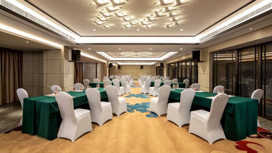 Ramada by Wyndham Zhengzhou Xinzheng Meeting