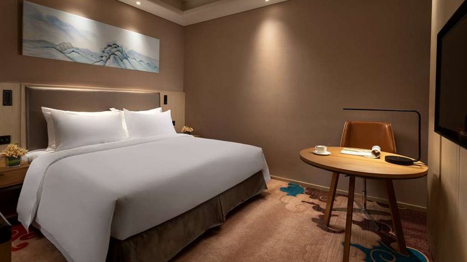 Ramada by Wyndham Zhengzhou Xinzheng Room