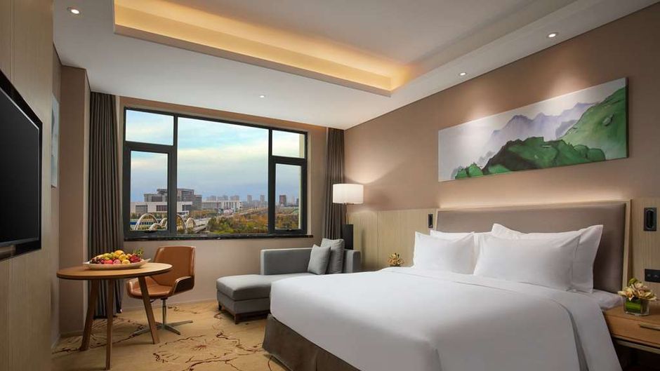 Ramada by Wyndham Zhengzhou Xinzheng Room