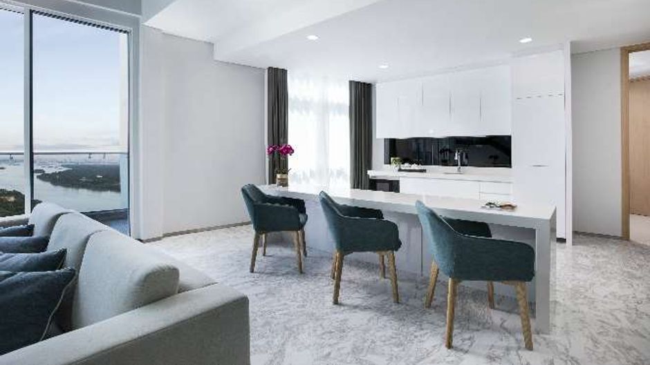 Pinetree Marina Resort Suite