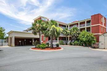 Water Street Hotel & Marina, Ascend Coll