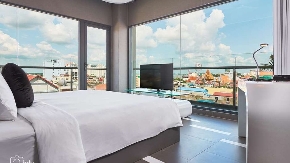 Sun & Moon Urban Hotel Suite