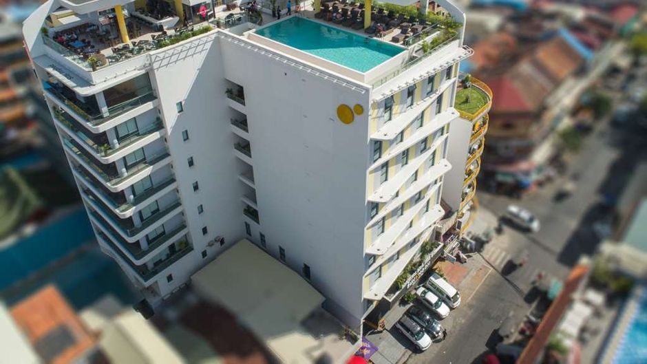 Sun & Moon Urban Hotel Exterior