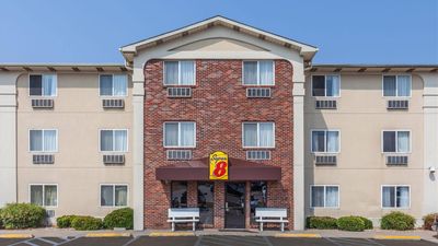 Super 8 Irving DFW Airport/South
