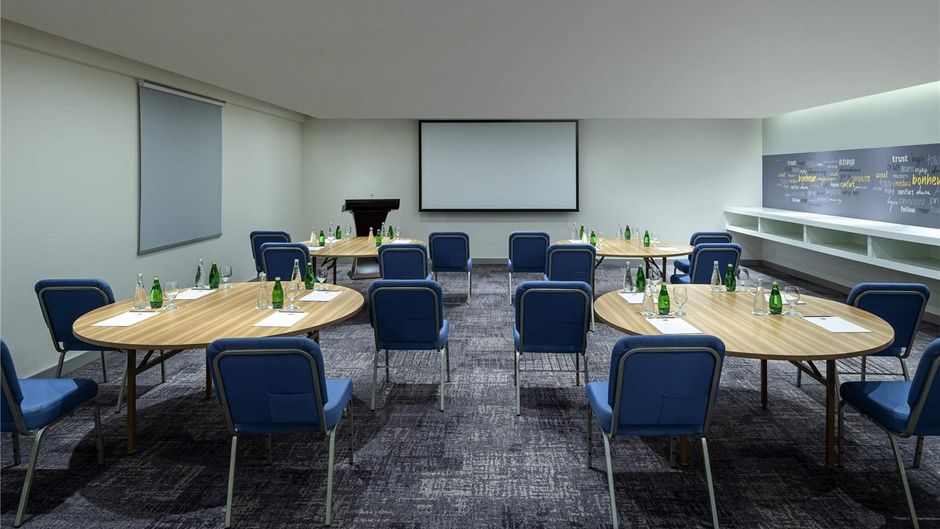 Ibis Jeddah Malik Road Meeting