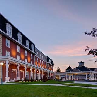 Saratoga Casino & Raceway Hotel