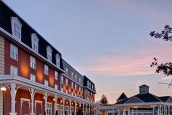 Saratoga Casino & Raceway Hotel