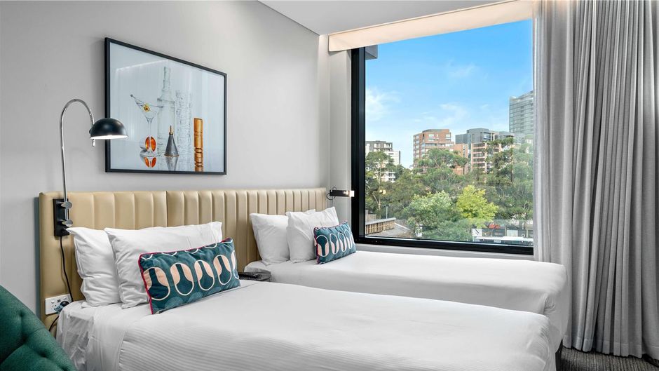 Veriu Green Square Suite