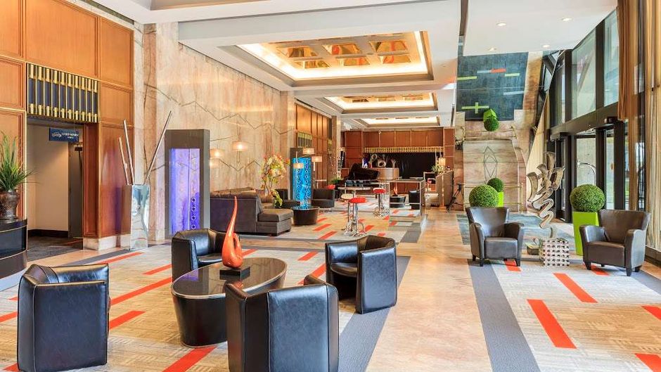 Hotel Le Concorde Quebec Lobby
