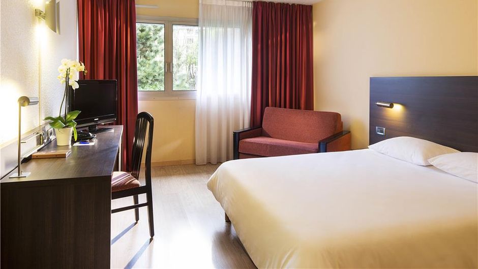Hotel Oceania Quimper Room