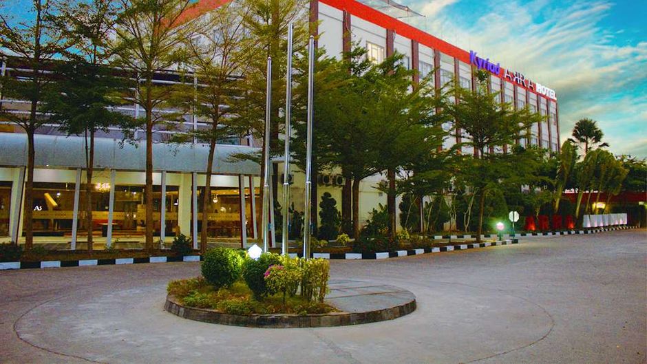 Kyriad Arra Hotel Cepu Exterior