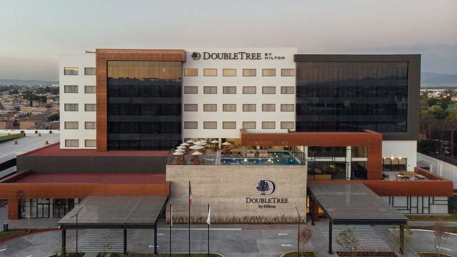 DoubleTree by Hilton Celaya Exterior