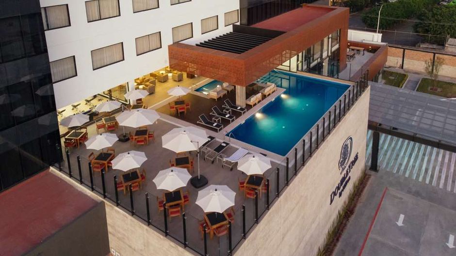 DoubleTree by Hilton Celaya Pool