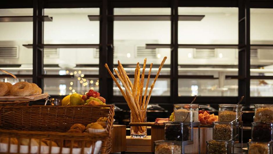 DoubleTree by Hilton Celaya Restaurant