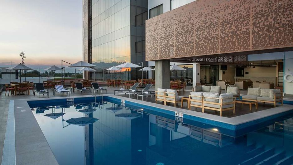 DoubleTree by Hilton Celaya Pool