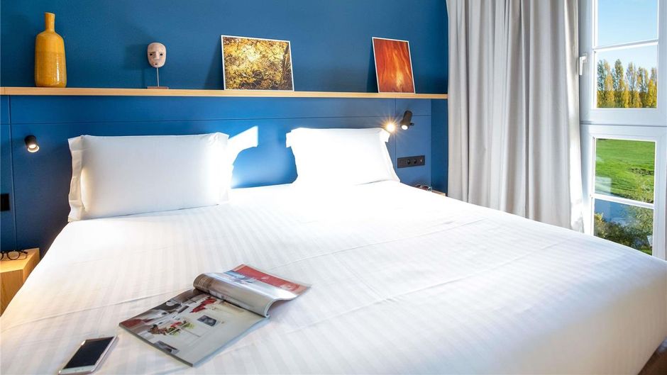 Mercure Chantilly Resort & Conventions Room