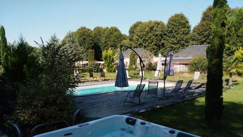 Domaine de Moresville Pool