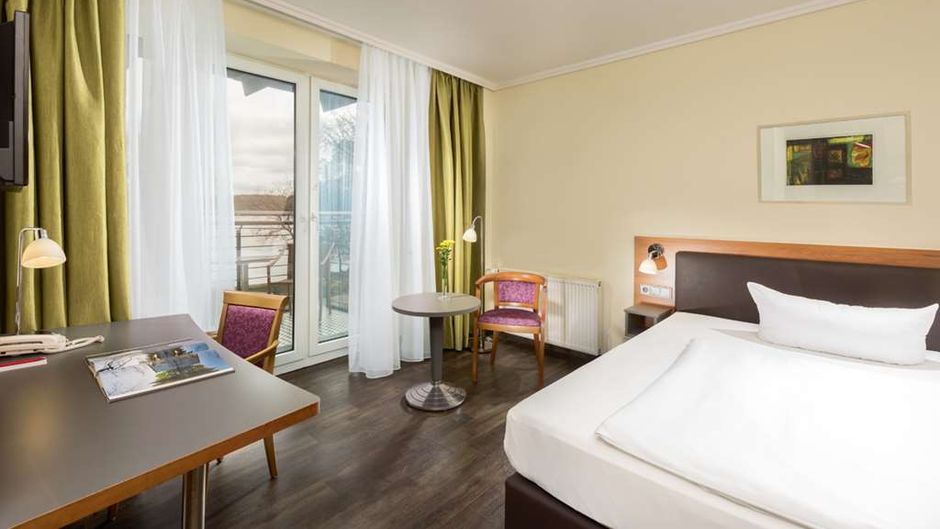 Seminaris SeeHotel Potsdam Room
