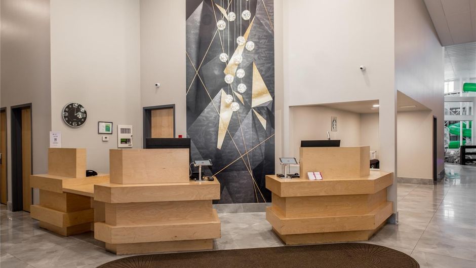 Nisku Inn & Conference Centre Lobby