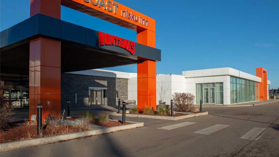 Nisku Inn & Conference Centre Exterior