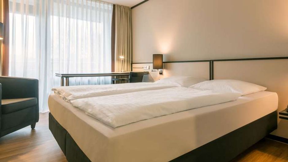 Seminaris Hotel Lueneburg Room