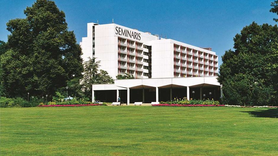 Seminaris Hotel Lueneburg Exterior