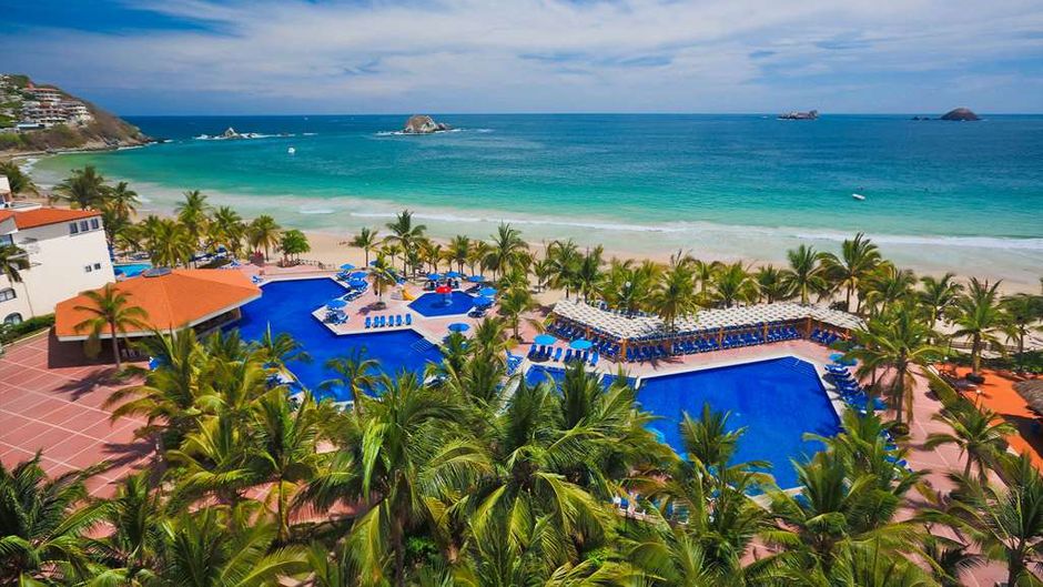 Barcelo Ixtapa Pool