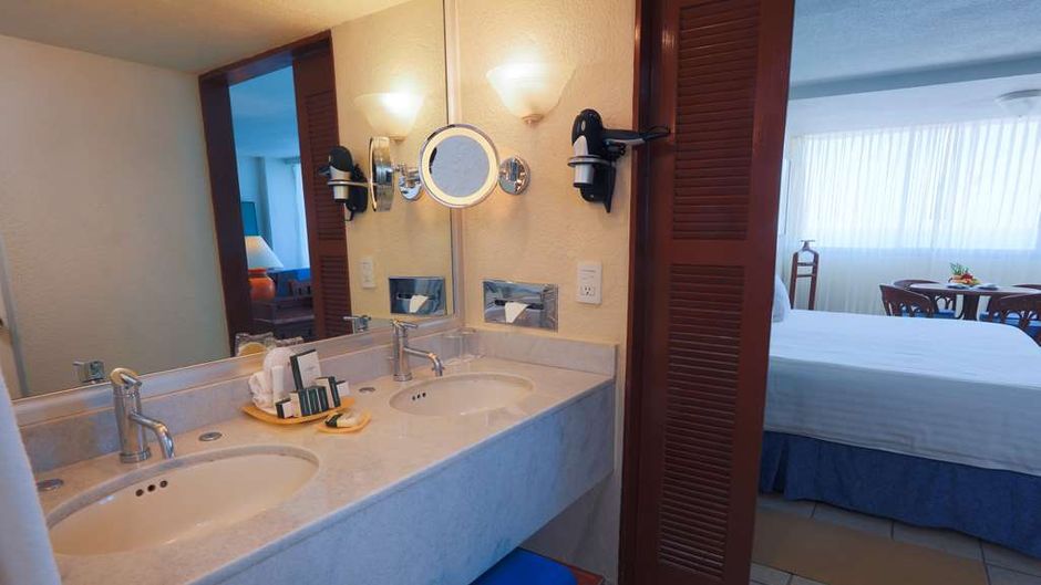 Barcelo Ixtapa Suite