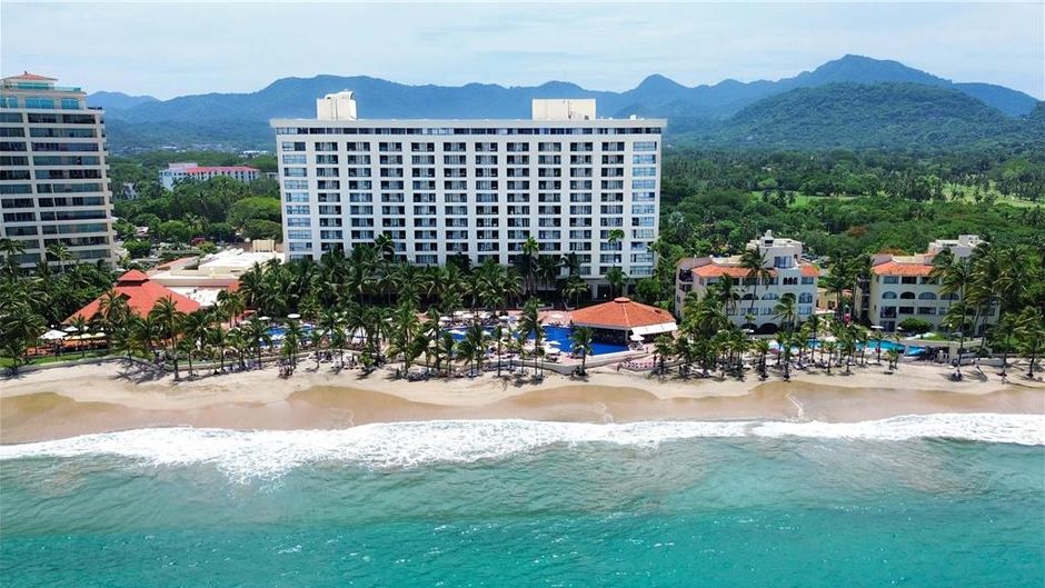 Barcelo Ixtapa Exterior