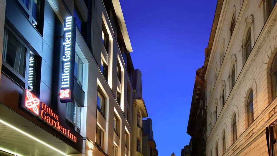 Hilton Garden Inn Budapest City Centre Exterior