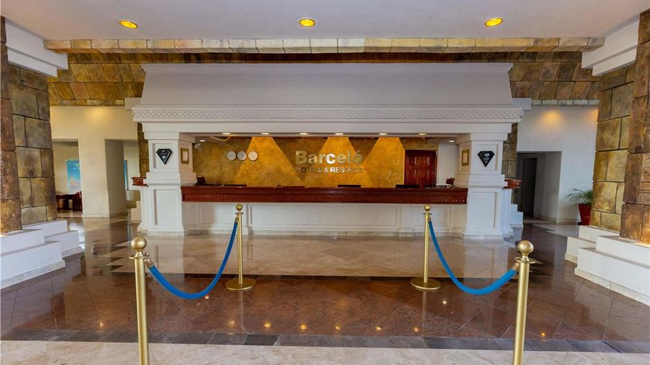 Barcelo Karmina Lobby