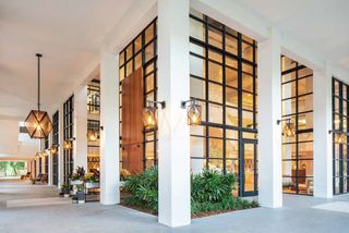 Baker's Cay Resort, Curio Coll