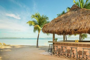 Baker's Cay Resort, Curio Coll