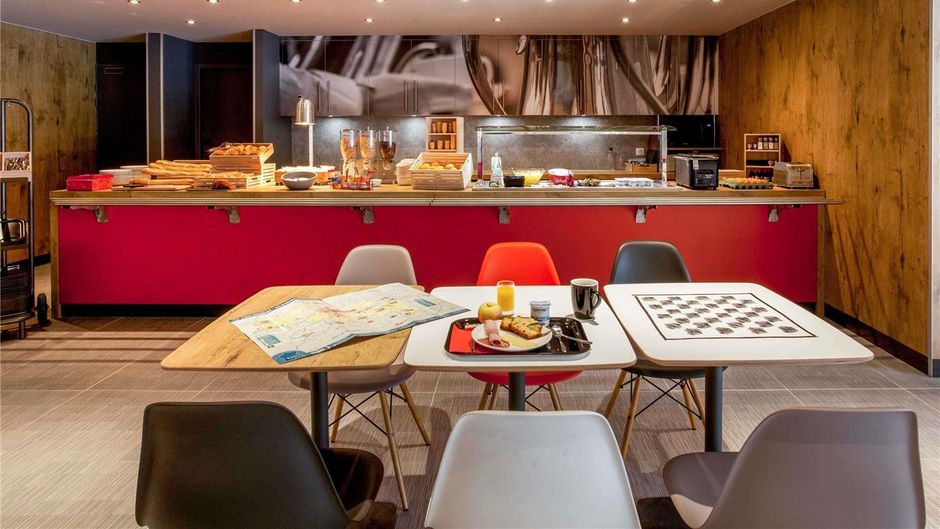 Ibis Cahors Exterior