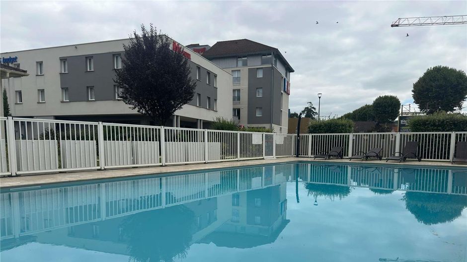 Ibis Cahors Pool