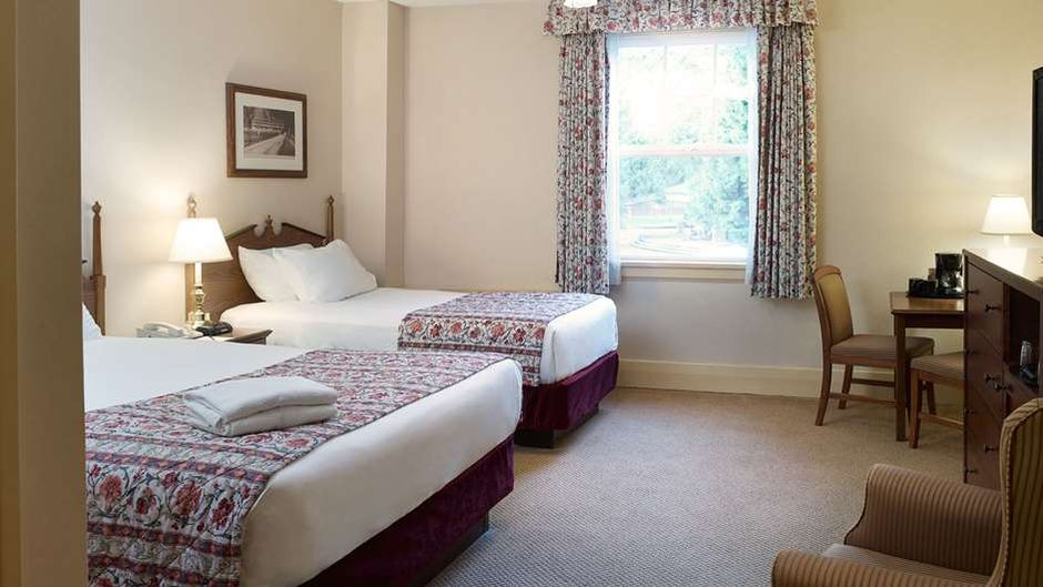 Harrison Hot Springs Resort & Spa Room