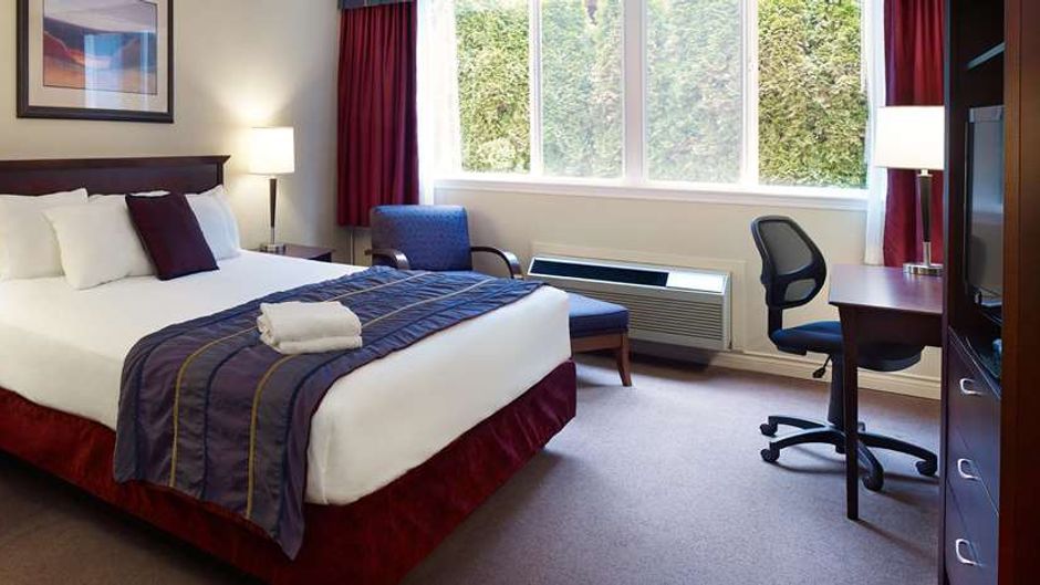 Harrison Hot Springs Resort & Spa Room