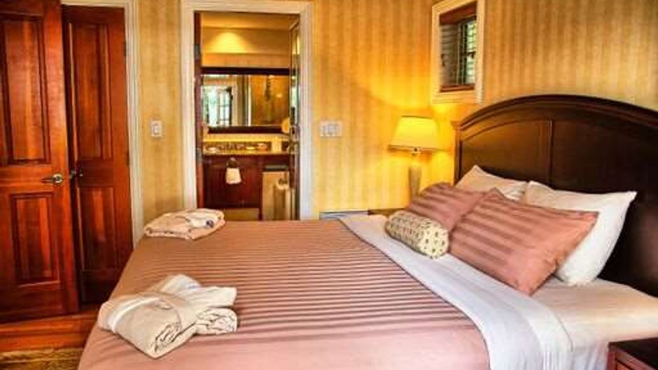 Poets Cove Resort & Spa Room
