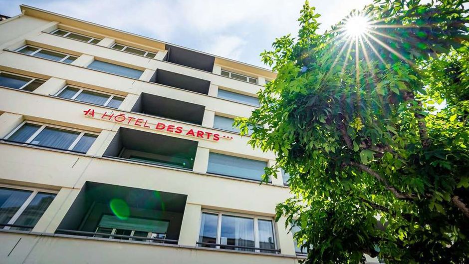 Hotel Des Arts Exterior