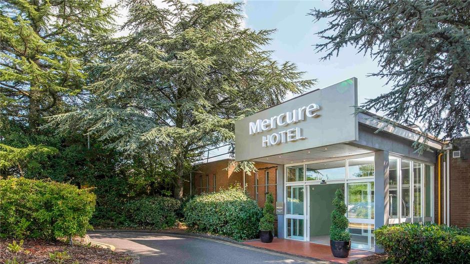 Mercure Cardiff North Hotel Exterior