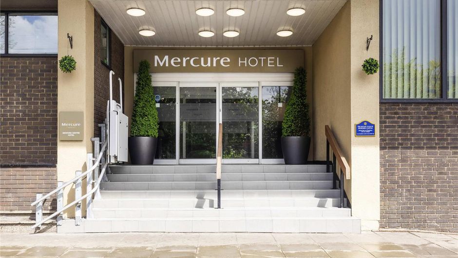 Mercure Bedford Centre Hotel Exterior