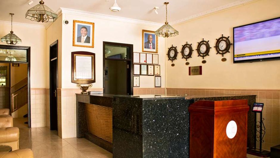 Island Paradise Inn Lobby