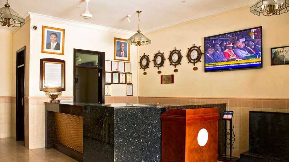 Island Paradise Inn Lobby
