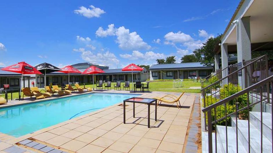 Travelodge Kasane Pool